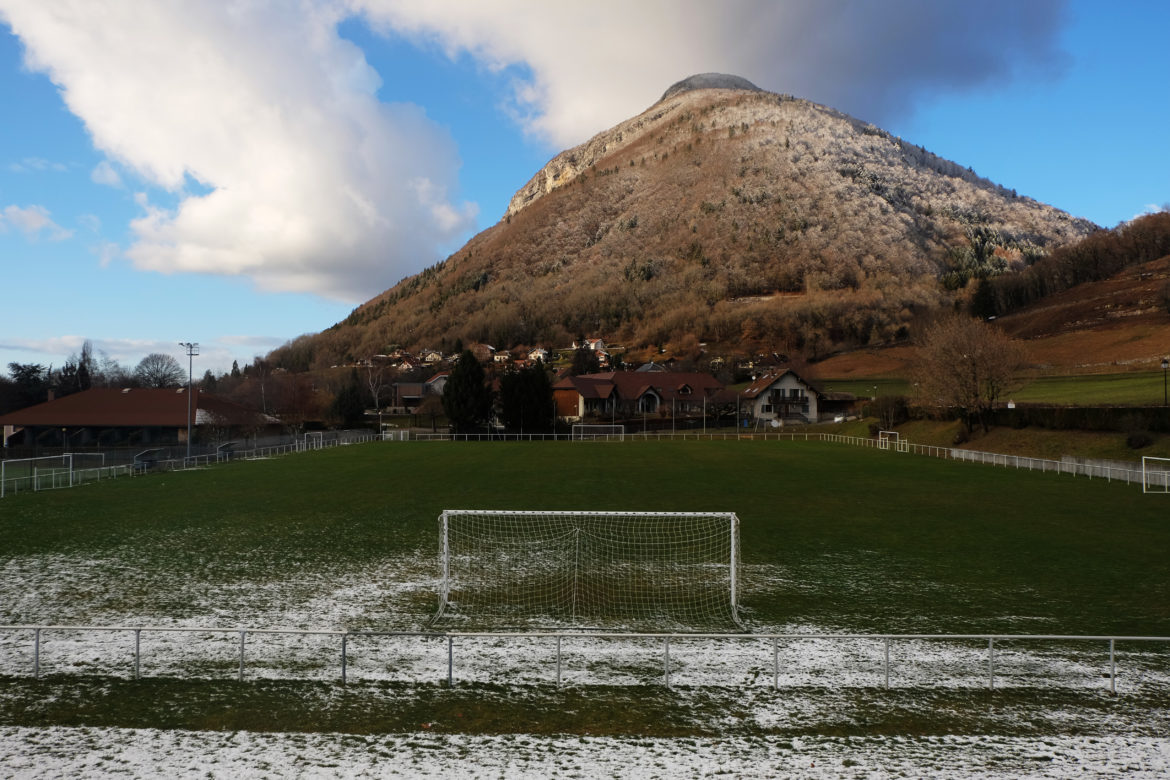 HAUTE-SAVOIE : LA BALLE AU PIED DES MONTAGNES
